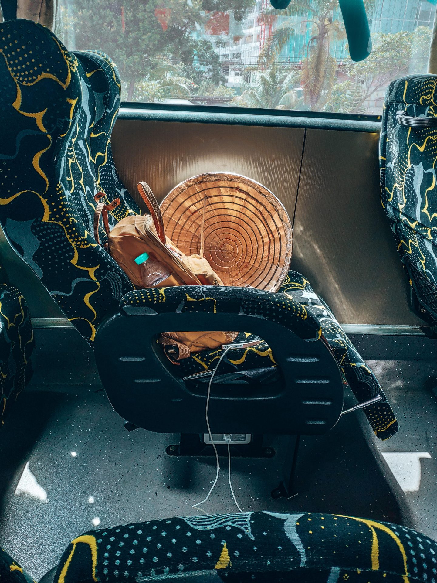 Takéto luxusné sedadlo má ten letiskový autobus.